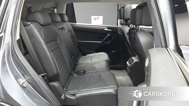Volkswagen Tiguan Allspace 2022 Серый из Кореи, фото 3
