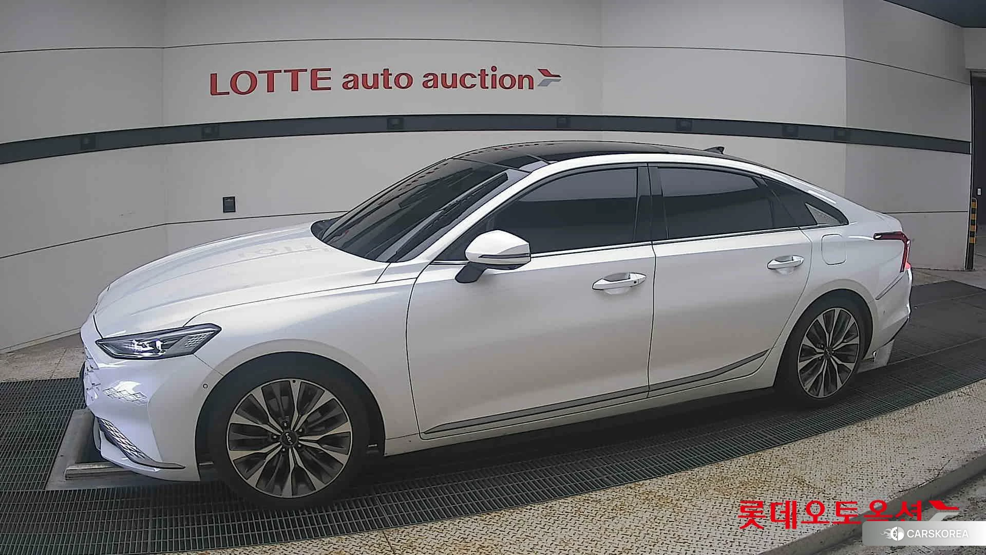 Kia K8 2022 Snow White Pearl из Кореи, фото 3