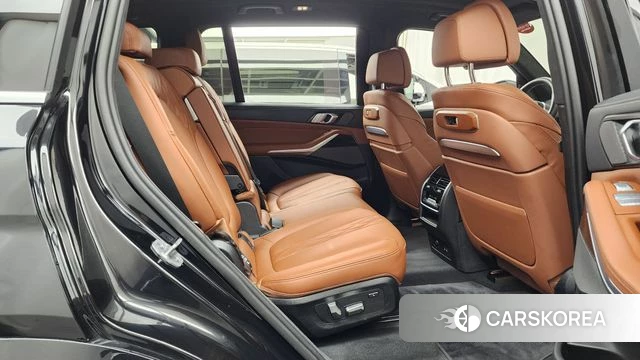 BMW X7 (G07) 2024 Черный из Кореи, фото 3