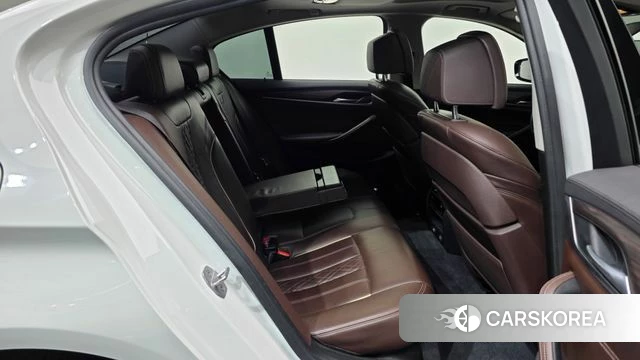 BMW 5 Series (G30) 2018 Белый из Кореи, фото 3
