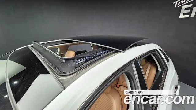 Hyundai Grandeur Hybrid (GN7) 2023 Белый из Кореи, фото 3