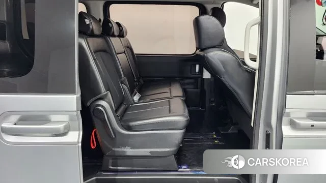 Hyundai Staria 2023 Серебряный из Кореи, фото 3