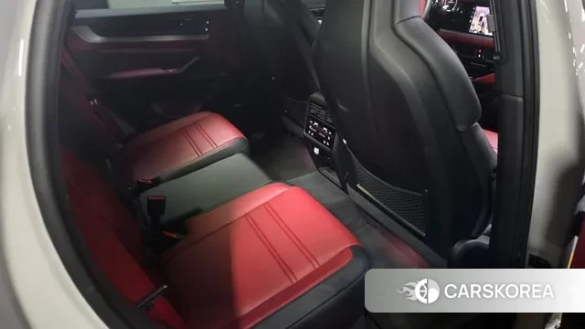 Porsche Cayenne (PO536) 2025 Жемчужный цвет из Кореи, фото 3