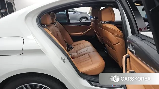 BMW 5 Series (G30) 2022 Белый из Кореи, фото 3