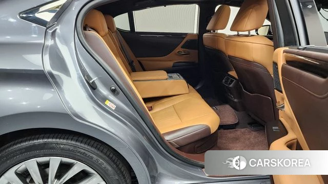 Lexus ES300h 7th generation 2019 Серый из Кореи, фото 3