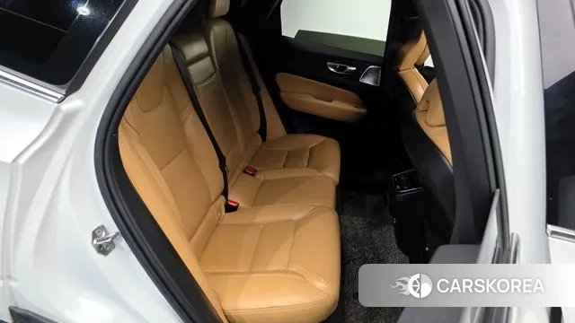 Volvo XC60 second Generation 2019 Белый из Кореи, фото 3