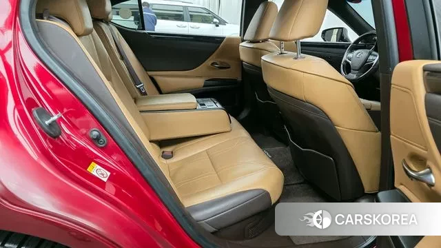 Lexus ES300h 7th generation 2018 Красный из Кореи, фото 3