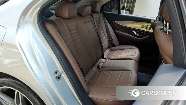 Mercedes-Benz E-Class W213 2020 Серебряный из Кореи, фото 3