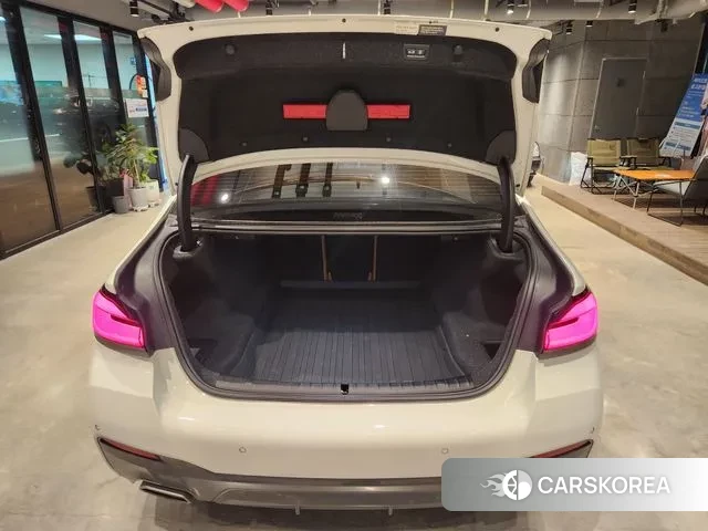 BMW 5 Series (G30) 2022 Белый из Кореи, фото 3