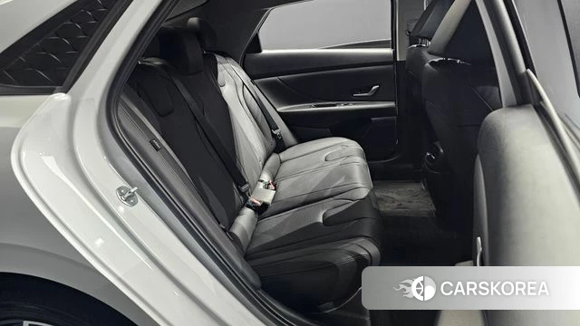 Hyundai The New Avante (CN7) 2023 Белый из Кореи, фото 3