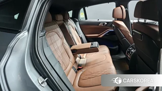 BMW X6 (G06) 2025 Серебристо-серый из Кореи, фото 3
