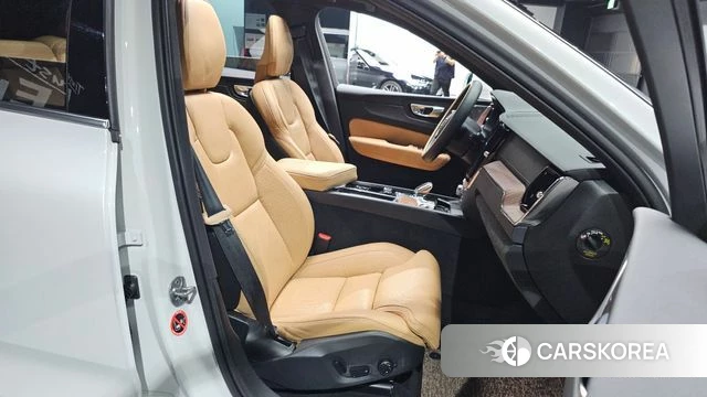 Volvo XC60 second Generation 2025 Белый из Кореи, фото 3