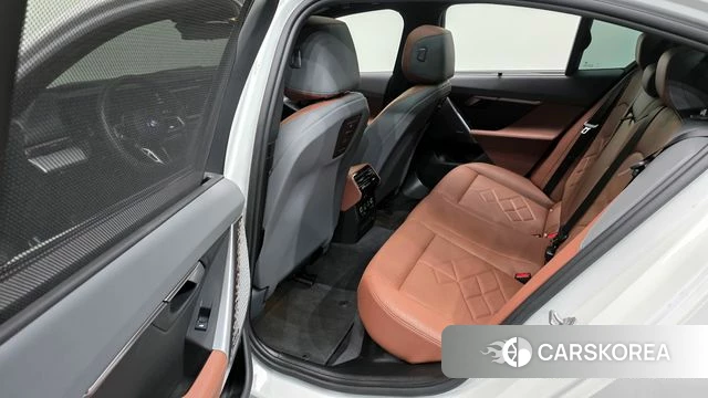 BMW i5 (G60) 2024 Белый из Кореи, фото 3