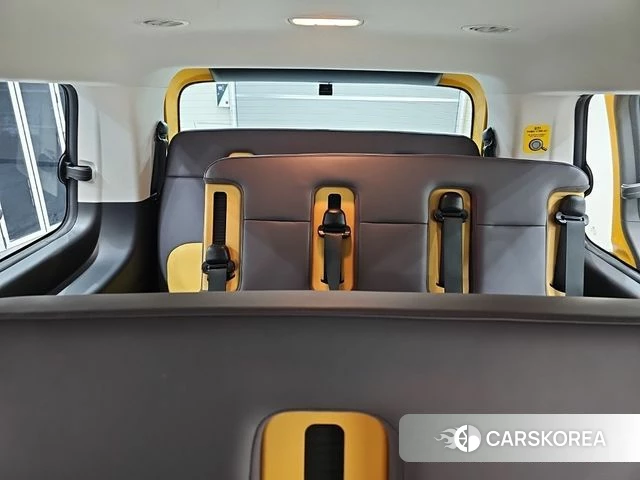 Hyundai Staria 2022 Желтый из Кореи, фото 3