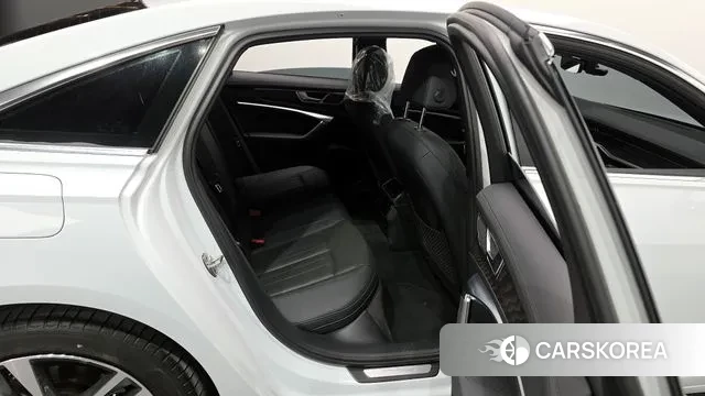 Audi A6 (C8) 2022 Белый из Кореи, фото 3