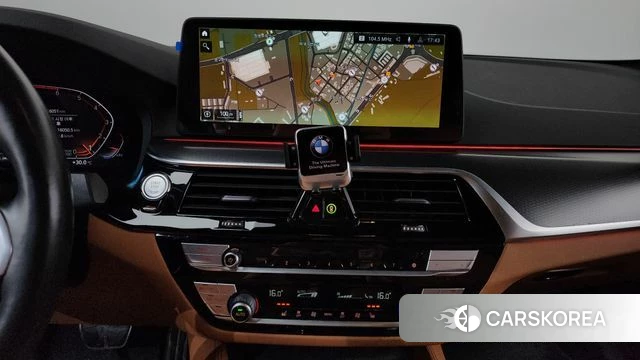 BMW 5 Series (G30) 2021 Черный из Кореи, фото 3