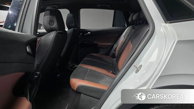 Volkswagen ID.4 2023 Белый из Кореи, фото 3