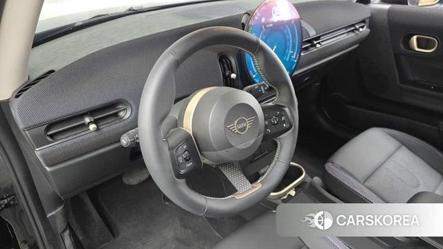Mini Cooper C 4th generation 2024 Черный из Кореи, фото 3