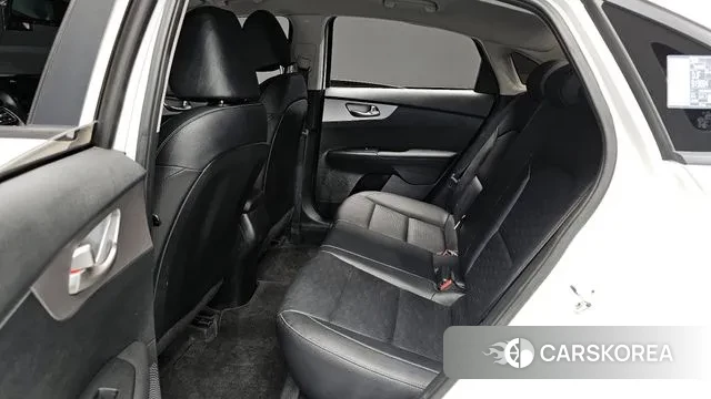 Kia The New K3 2nd generation 2021 Белый из Кореи, фото 3