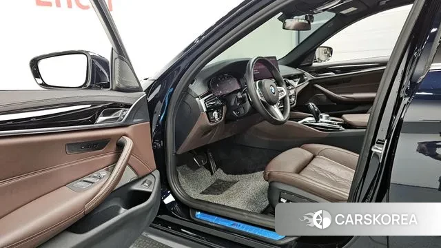 BMW 5 Series (G30) 2021 Черный из Кореи, фото 3