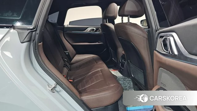 BMW i4 2024 Цвет галактики из Кореи, фото 3