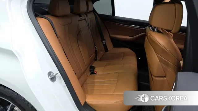 BMW 5 Series (G30) 2021 Белый из Кореи, фото 3