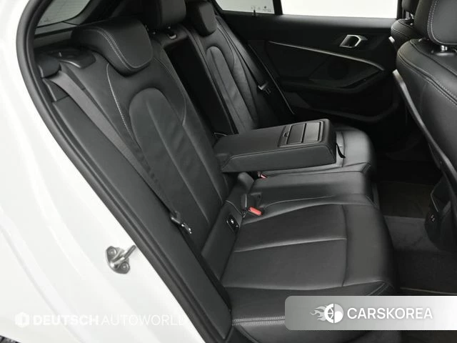 BMW 1 Series (F40) 2021 Белый из Кореи, фото 3