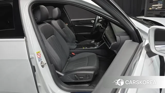 Audi A6 (C8) 2021 Белый из Кореи, фото 3