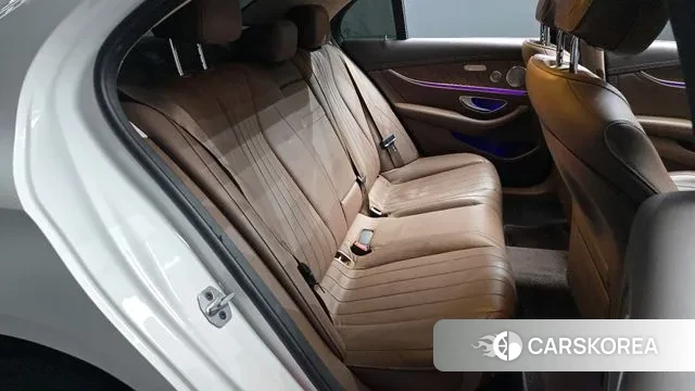 Mercedes-Benz E-Class W213 2018 Белый из Кореи, фото 3