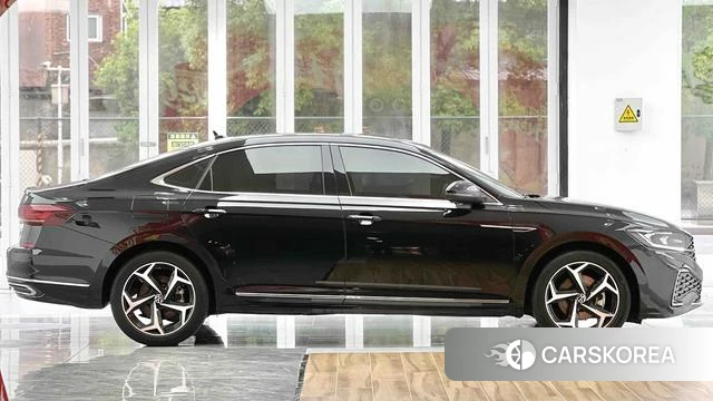 Volkswagen Passat 2025 Черный из Китая, фото 3