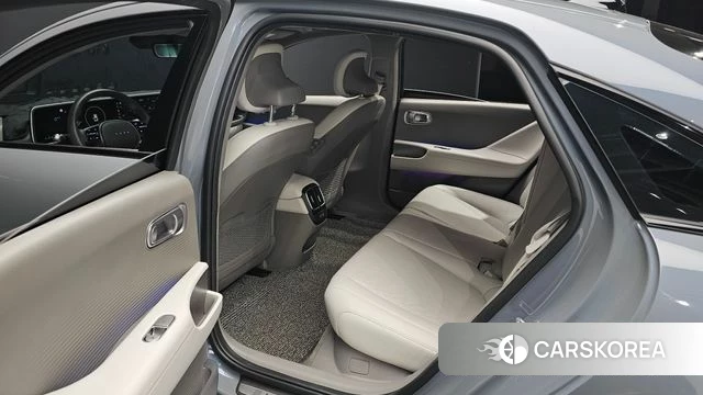 Hyundai Ionic 6 2023 Серебристо-серый из Кореи, фото 3