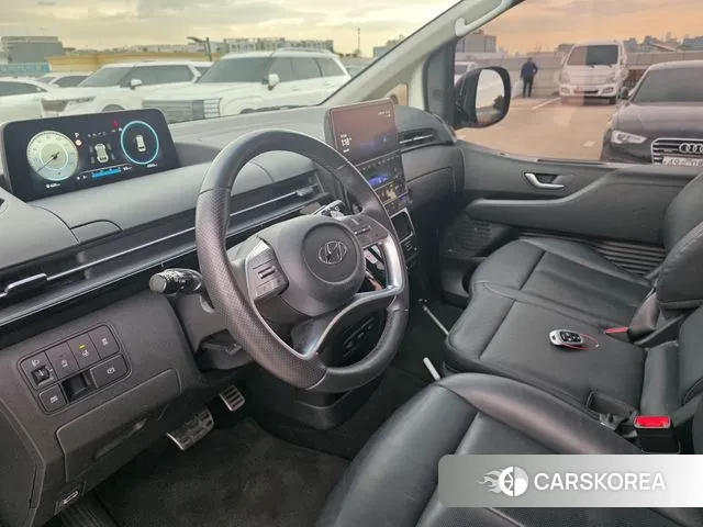 Hyundai Staria 2023 Белый из Кореи, фото 3