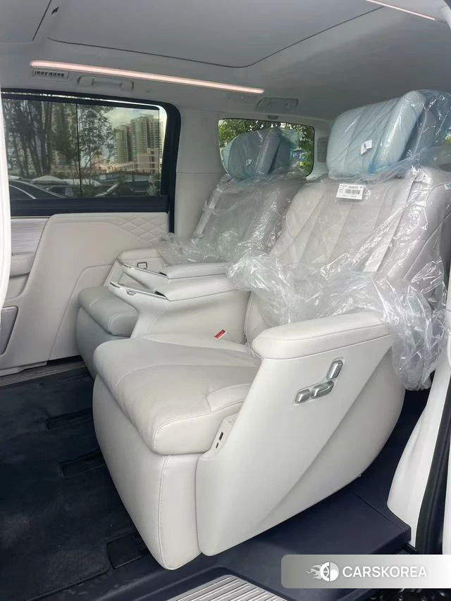 Buick Zhijing Family Pure Electric 2026 Серебристо-серый из Китая, фото 3