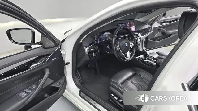 BMW 5 Series (G30) 2020 Белый из Кореи, фото 3