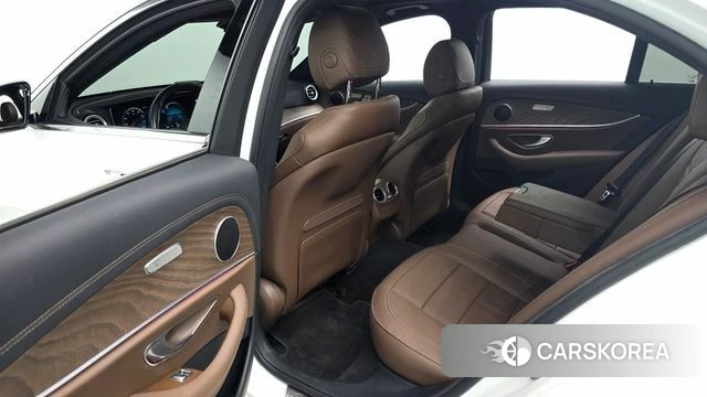 Mercedes-Benz E-Class W213 2022 Белый из Кореи, фото 3