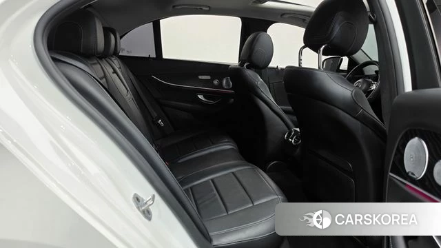 Mercedes-Benz E-Class W213 2018 Белый из Кореи, фото 3