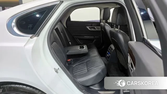 Jaguar XF (X260) 2018 Белый из Кореи, фото 3