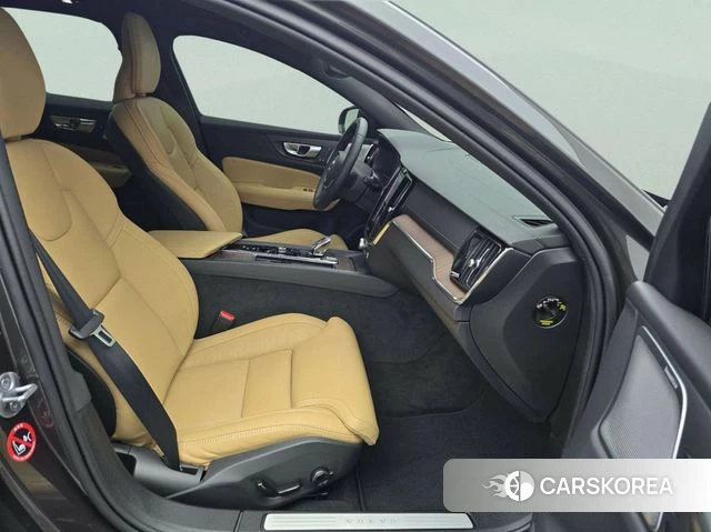 Volvo V60 Cross-Country 2nd Generation 2024 Серый из Кореи, фото 3