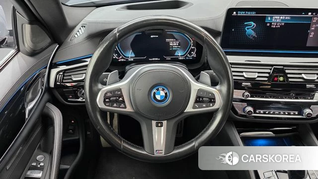 BMW 5 Series (G30) 2023 Серебристо-серый из Кореи, фото 3