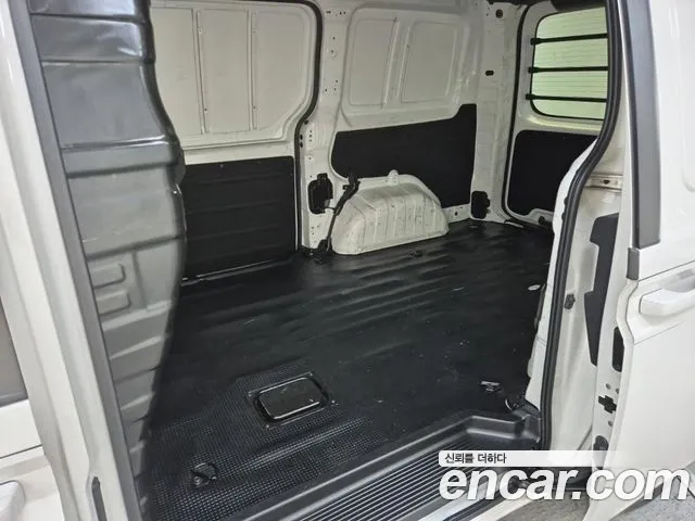 Hyundai Staria 2021 Белый из Кореи, фото 3