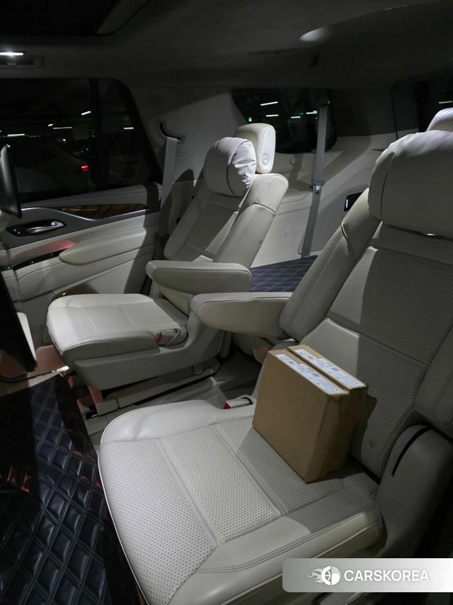 Cadillac Escalade 5th Generation 2022 Черный из Кореи, фото 3