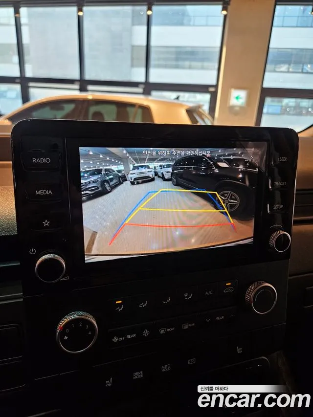 Hyundai Staria 2023 Желтый из Кореи, фото 3