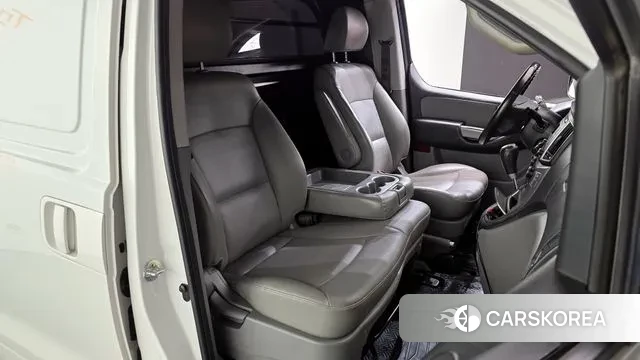 Hyundai The New Grand Starex 2018 Белый из Кореи, фото 3