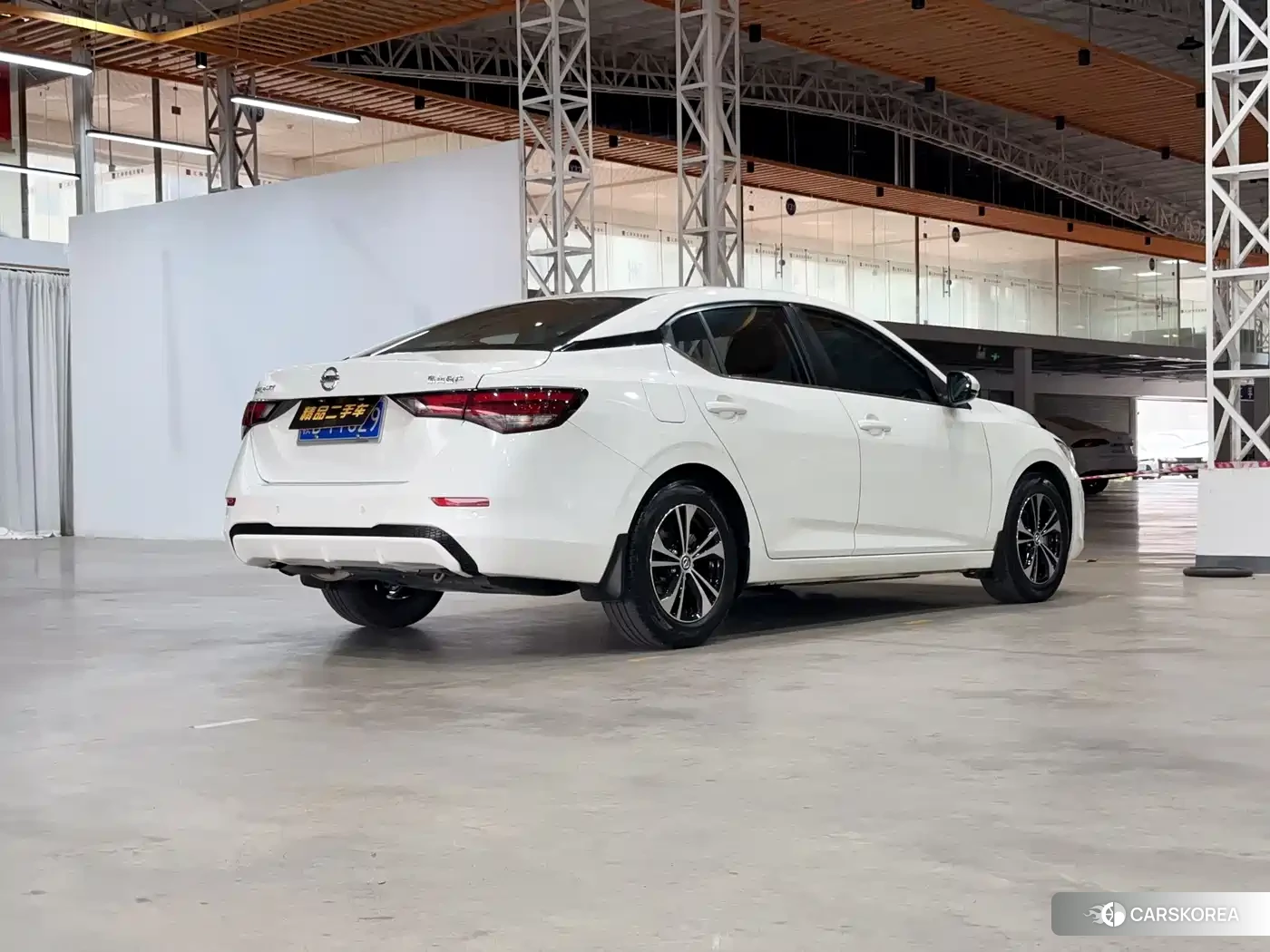 Nissan Sylphy 2022 Белый из Китая, фото 3