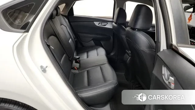 Kia The New K3 2nd generation 2021 Белый из Кореи, фото 3