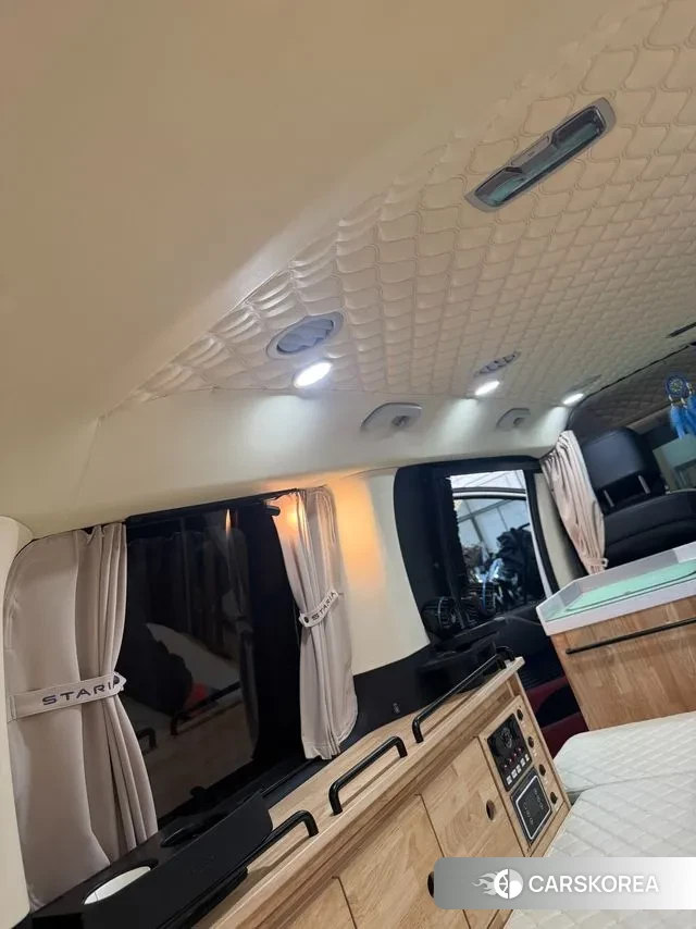 Hyundai Staria 2024 Белый из Кореи, фото 3