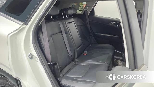 Kia Sportage 5th Generation Hybrid 2023 Белый из Кореи, фото 3