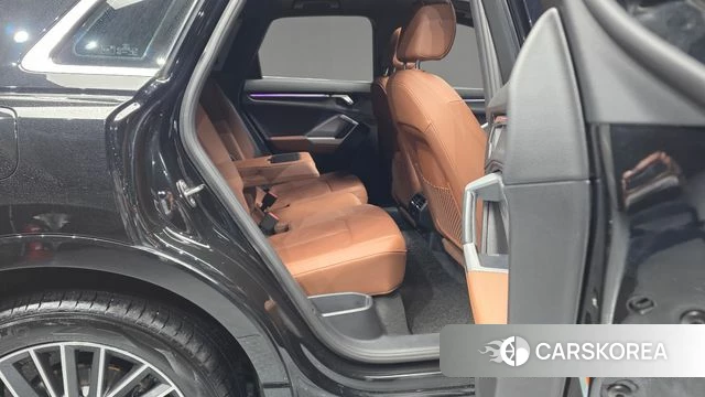 Audi Q3 (F3) 2022 Черный из Кореи, фото 3