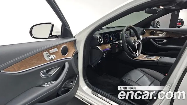 Mercedes-Benz E-Class W213 2021 Белый из Кореи, фото 3