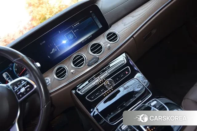 Mercedes-Benz E-Class W213 2018 Черный из Кореи, фото 3